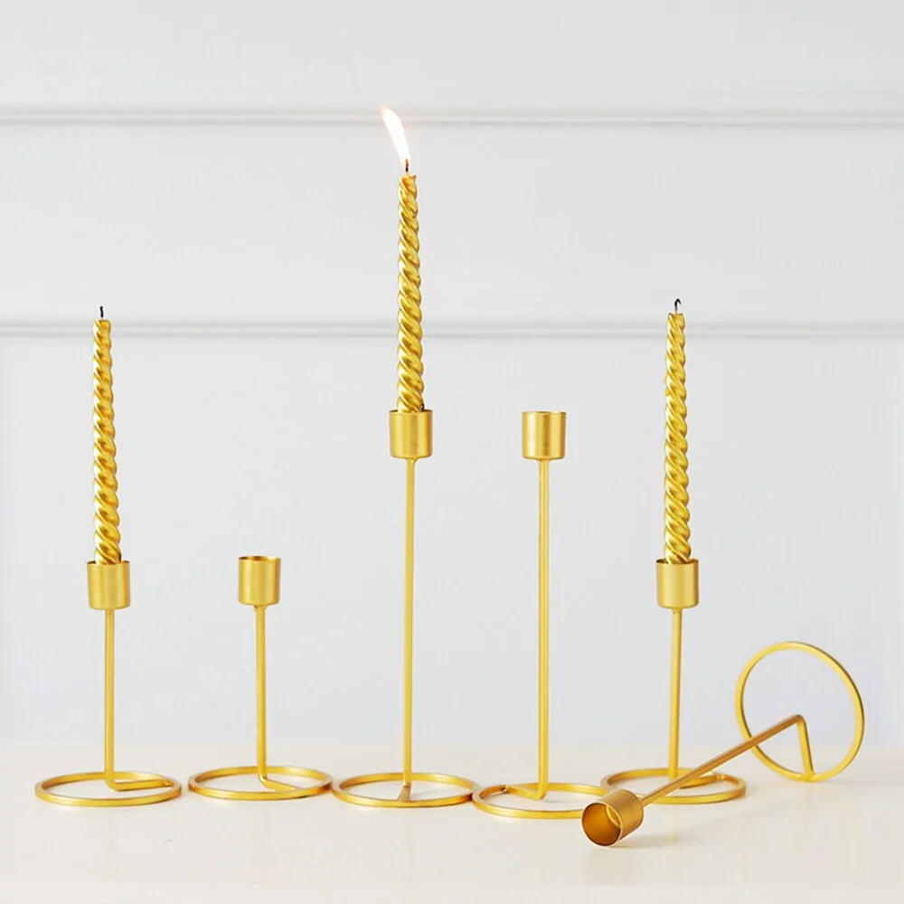 Gold Metal Candle Holders: Elegant Wedding & Party Decor