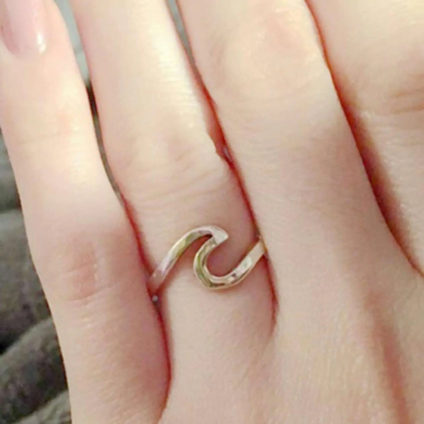 Ocean Wave Alloy Rings: Fashionable Finger Jewelry for Women