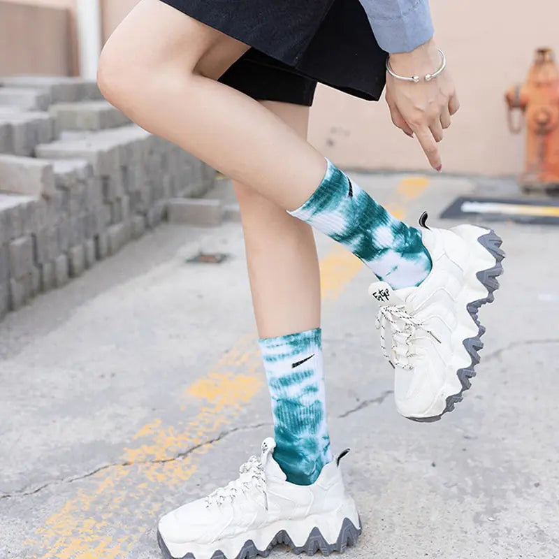 Tie-Dye Middle Tube Socks