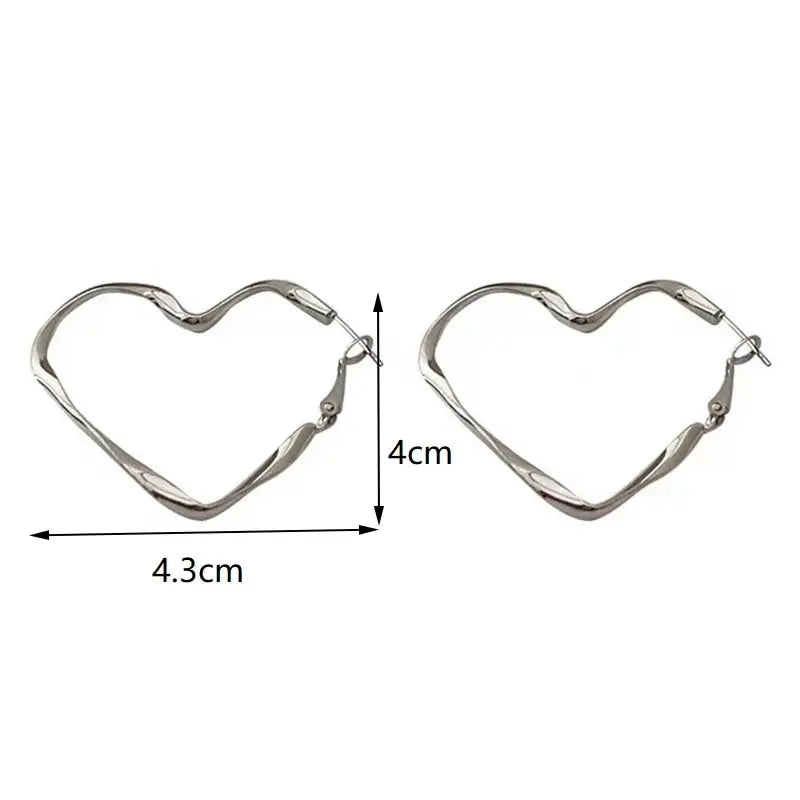 Fashionable Exaggerated Personality Heart Design Earrings