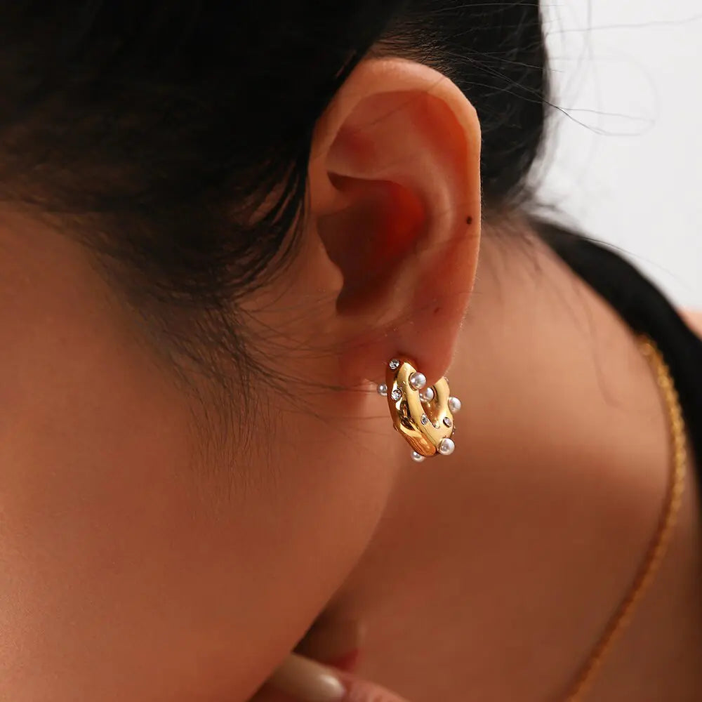 Uworld Shaped Hammer Zircon CC Shape Hoop Earrings