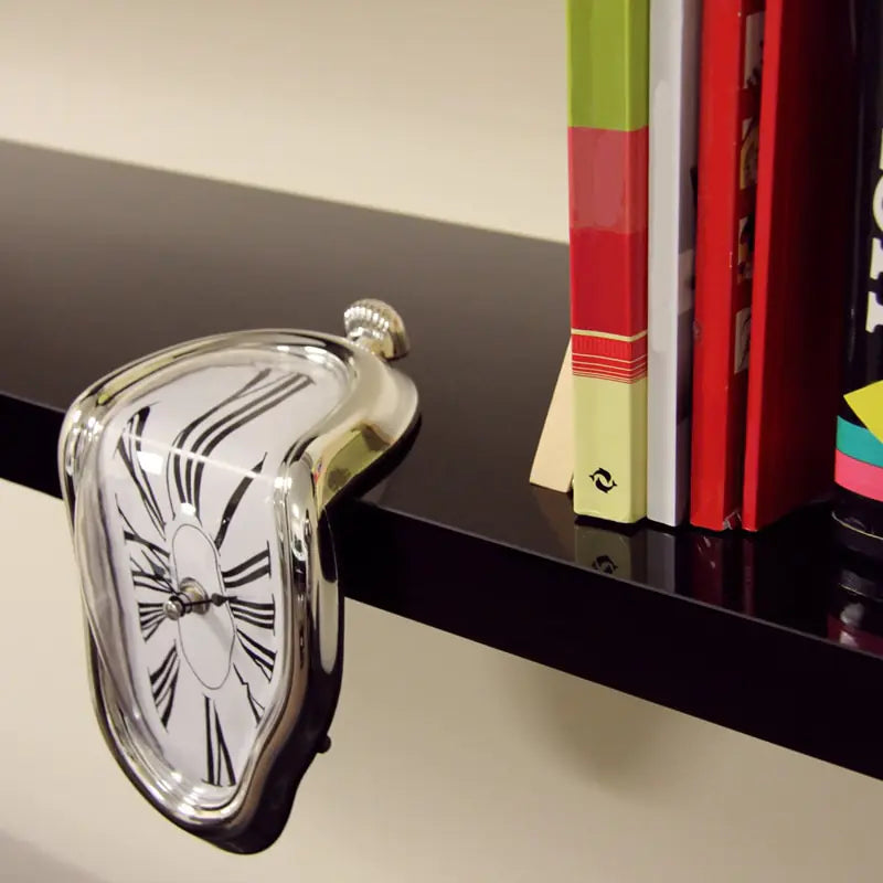 New Novel Surreal Melting Distorted Wall Clocks